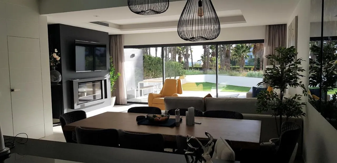 The Island, Estepona, Casa 6 Luxury Beachfront Holiday home Estepona