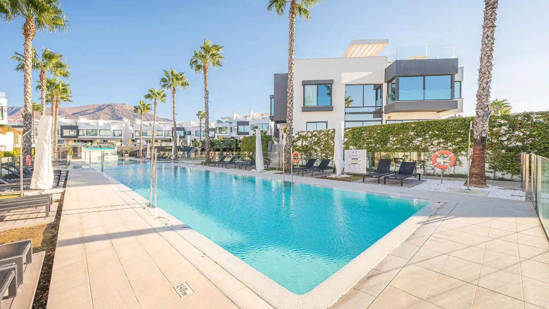 Holiday home The Island, Estepona, Casa 6 Luxury Beachfront