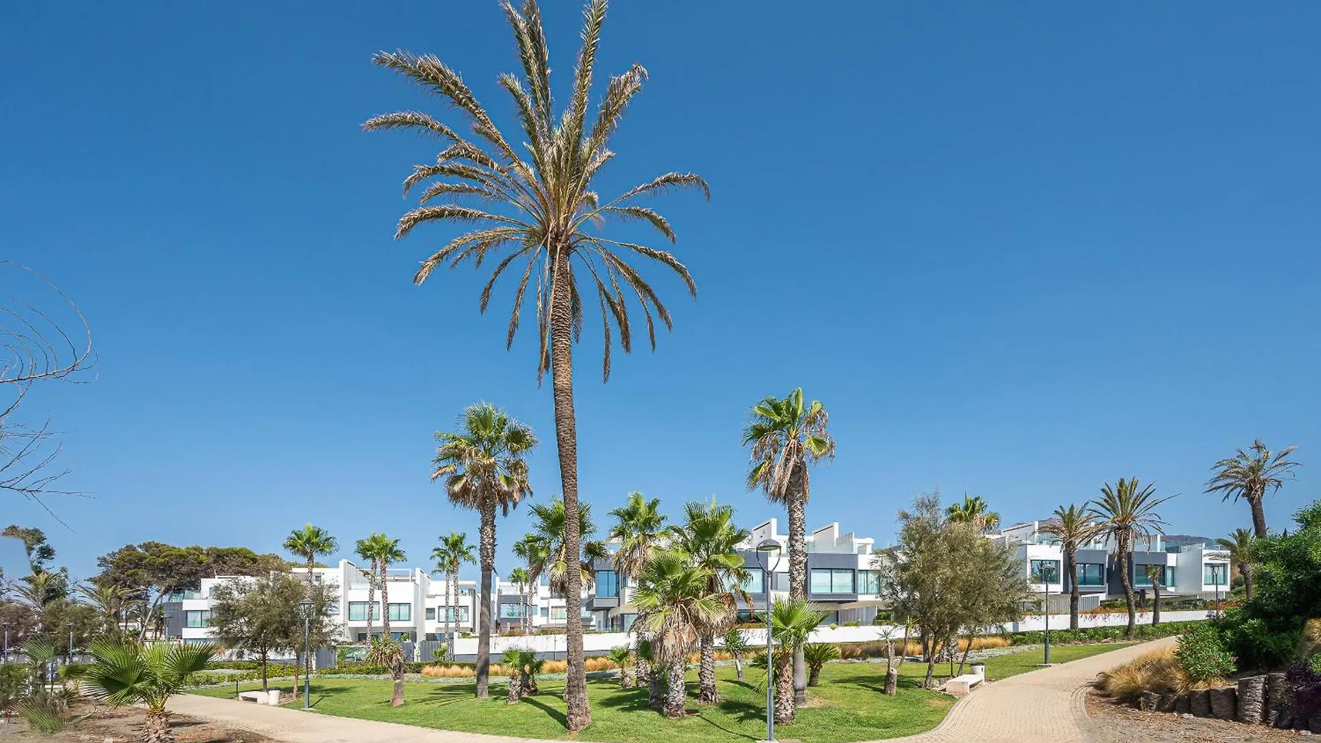 The Island, Estepona, Casa 6 Luxury Beachfront Holiday home Estepona