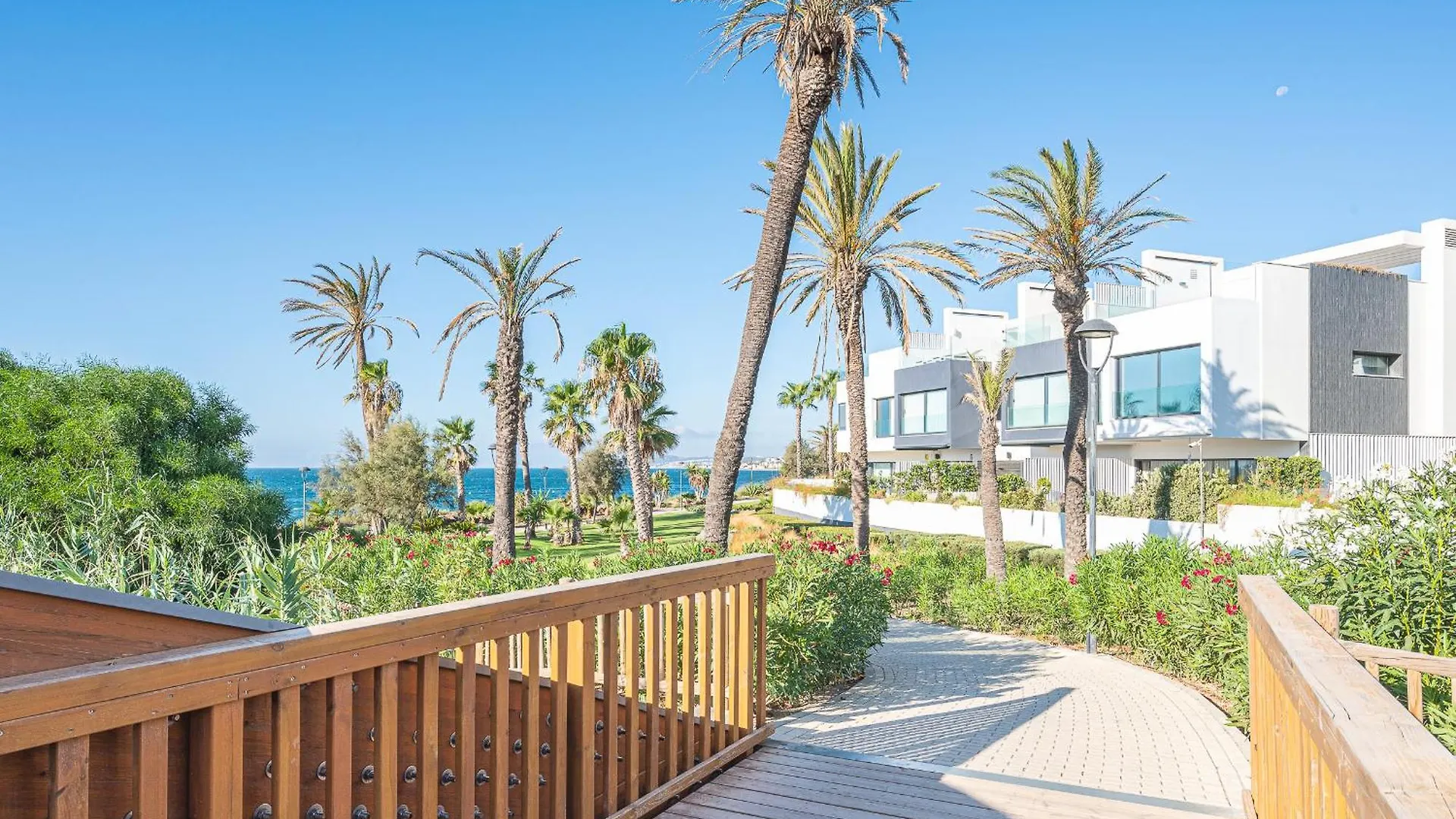 The Island, Estepona, Casa 6 Luxury Beachfront Spain